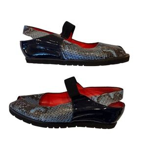 Pas de Rouge Blue Lizard and Black Patent Sandals